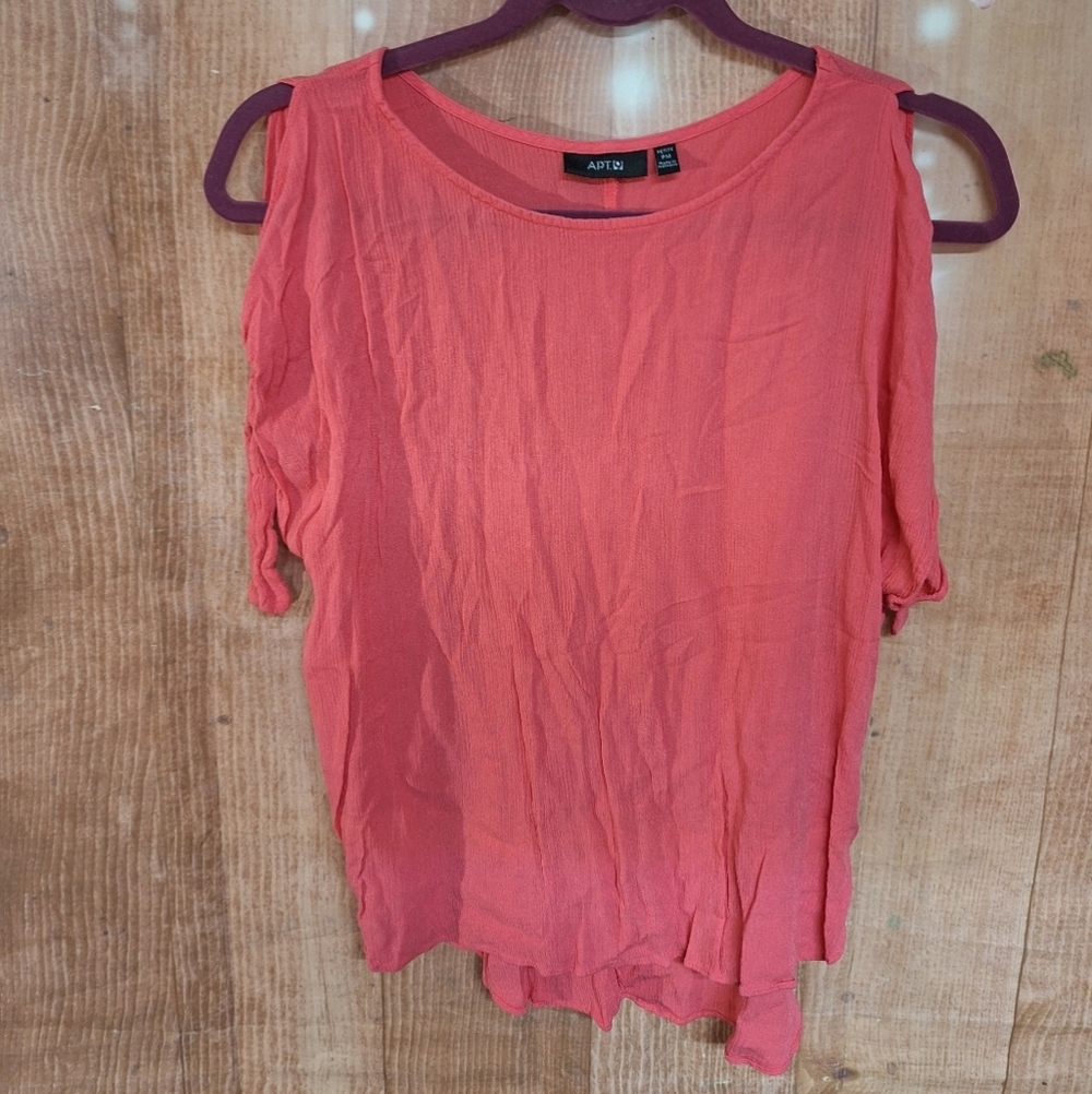 APT.9 PINK COLD SHOULDER TOP SIZE MEDIUM